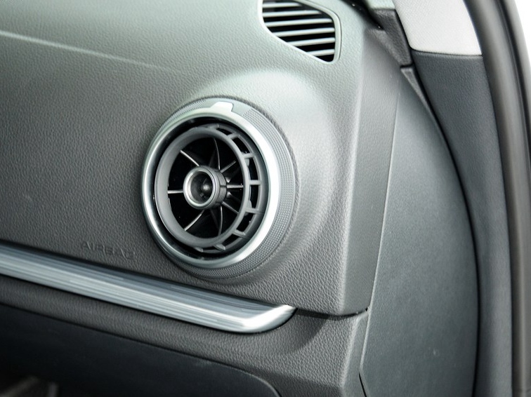 奥迪A3 2014款 Sportback 35 TFSI 舒适型中控方向盘图片