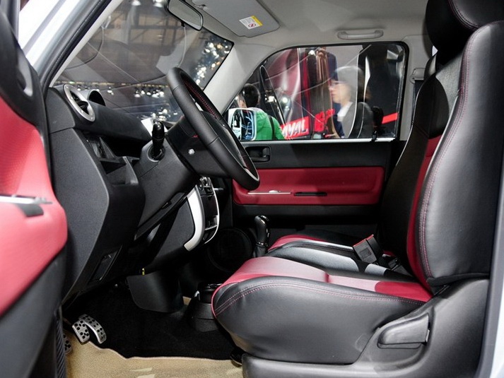 长城M2 2012款 1.5L 手动都市版车厢座椅图片