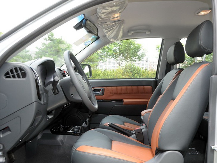 风骏5 2013款 2.0T欧洲版 两驱精英型 6MT大双排GW4D20B车厢座椅图片
