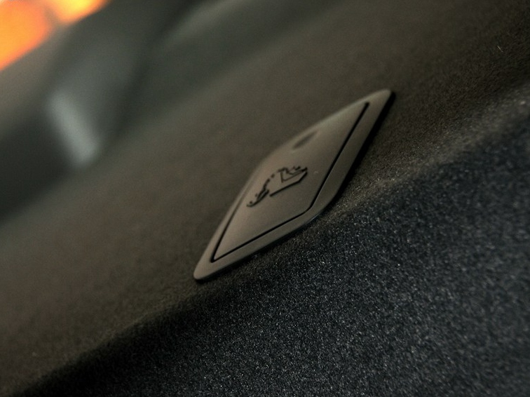 科鲁兹 2013款 1.6L SL天窗版 MT车厢座椅图片