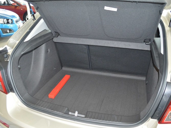科鲁兹 2013款 掀背 1.6L 手动豪华型车厢座椅图片