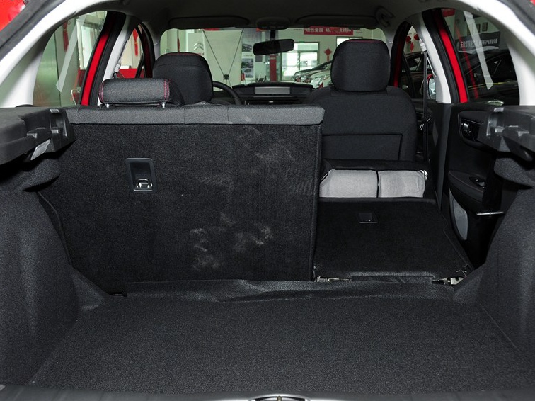 世嘉 2013款 改款 CROSS 1.6L 手动车厢座椅图片