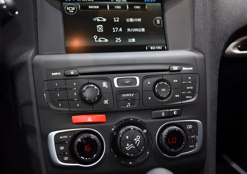 雪铁龙C4L 2015款 1.2T 自动尊贵版中控方向盘图片