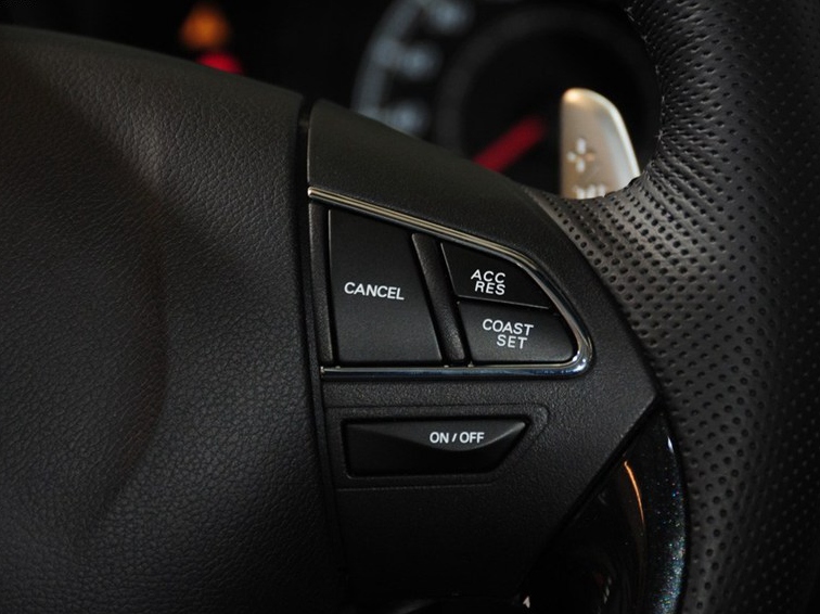 雪铁龙C4 Aircross 2013款 2.0L 四驱豪华版中控方向盘图片