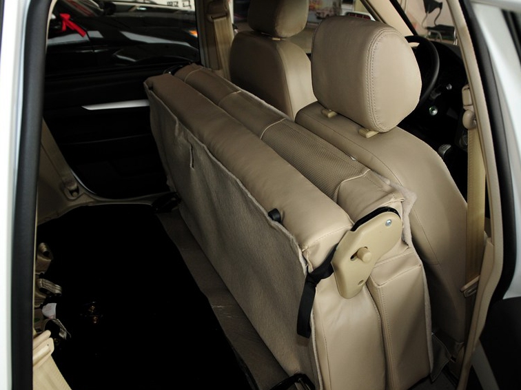 野马F10 2012款 1.5L 手动车厢座椅图片