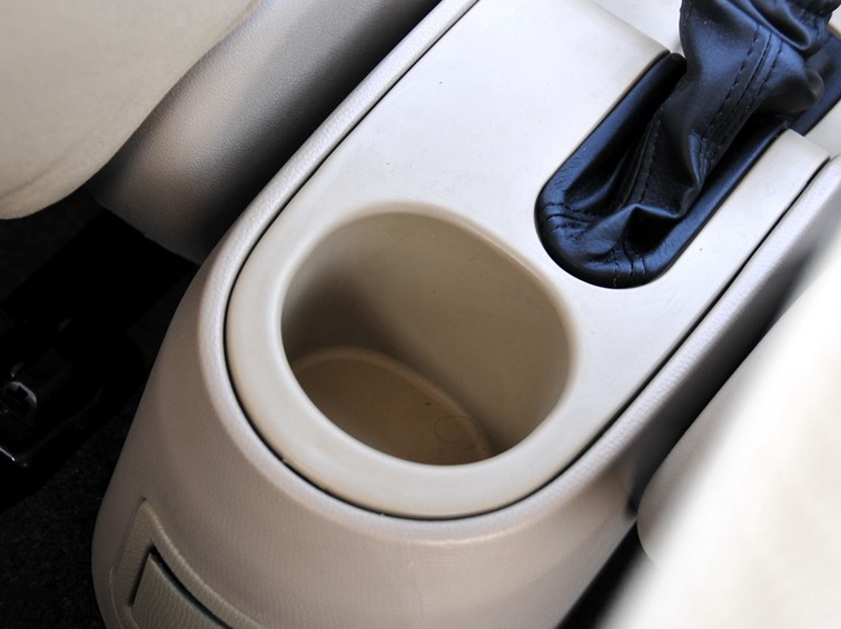 威志 2011款 三厢 1.5L 手动精英型车厢座椅图片
