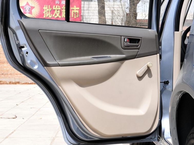 威志 2011款 三厢 1.5L 手动标准型车厢座椅图片