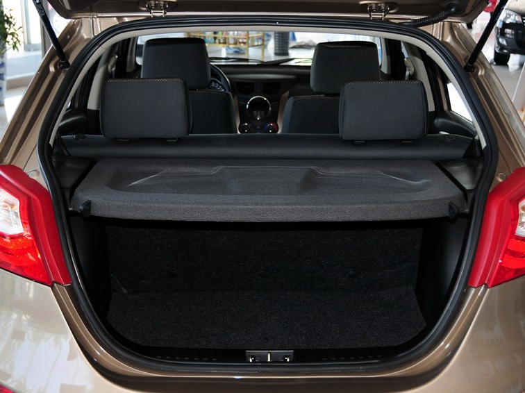 夏利N7 2013款 1.3L 手动舒适型车厢座椅图片