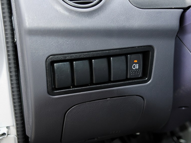 佳宝T57 2011款 1.0L基本型加长箱中控方向盘图片