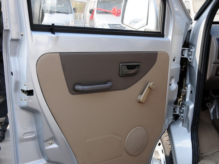 佳宝V70 2011款 1.0L标准型DA465QA车厢座椅图片