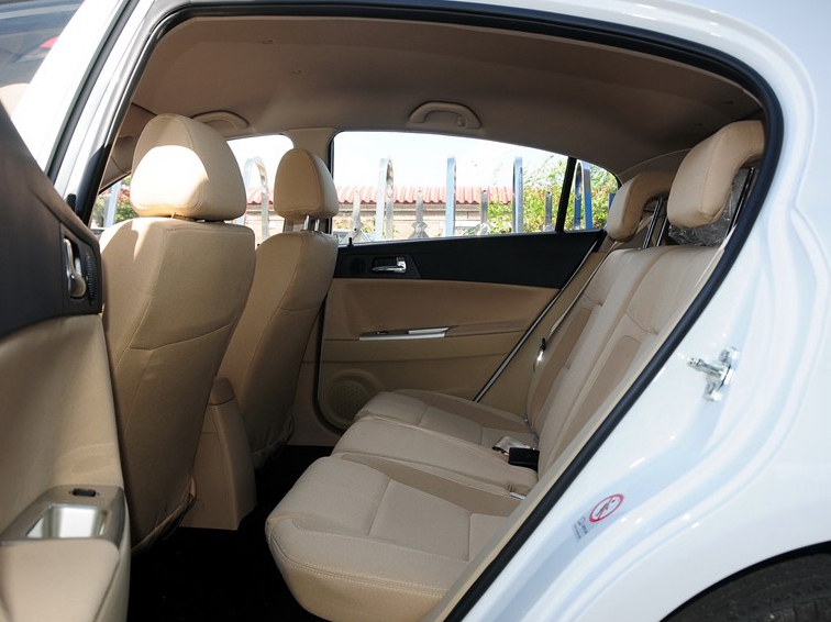 中华H320 2012款 1.5L 手动舒适型车厢座椅图片