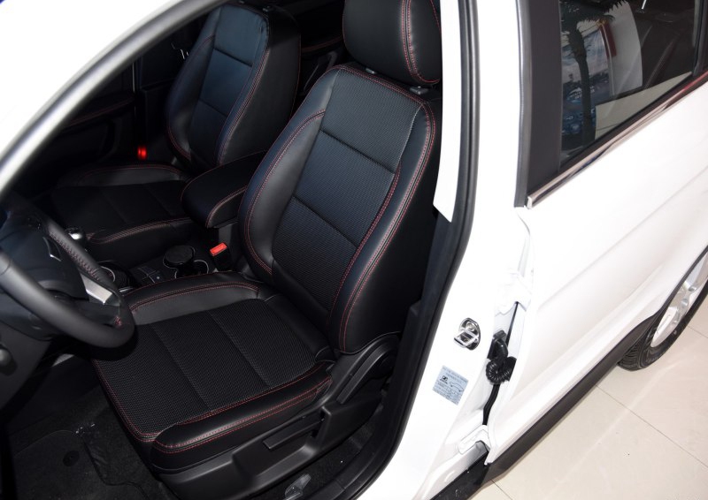 大迈X5 2015款 1.5T 手动豪华型车厢座椅图片