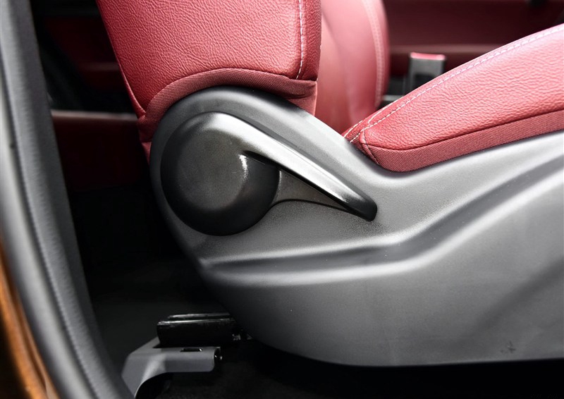 众泰T600 2015款 2.0T 自动豪华型车厢座椅图片