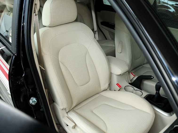 海马S7 2013款 2.0L 手动智尚型车厢座椅图片