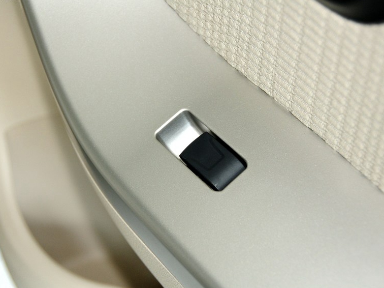 海马S7 2013款 2.0L 手动智尚型车厢座椅图片