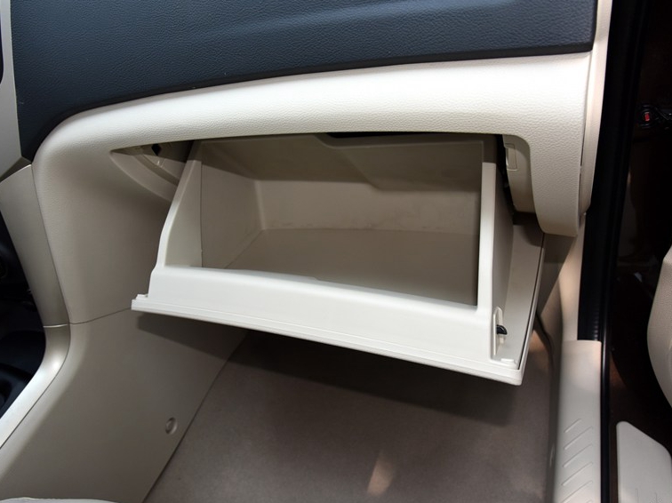 海马S7 2015款 改款 1.8T 自动纵驰型中控方向盘图片