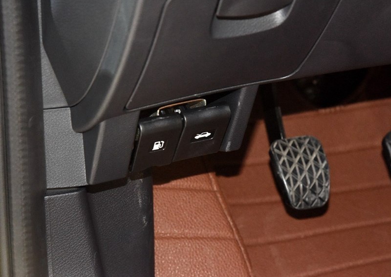 海马S5 2015款 1.5T 手动运动智尊型车厢座椅图片