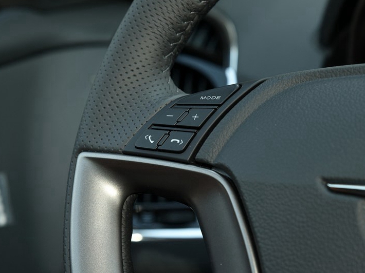 海马S5 2015款 1.5T CVT智炫型中控方向盘图片