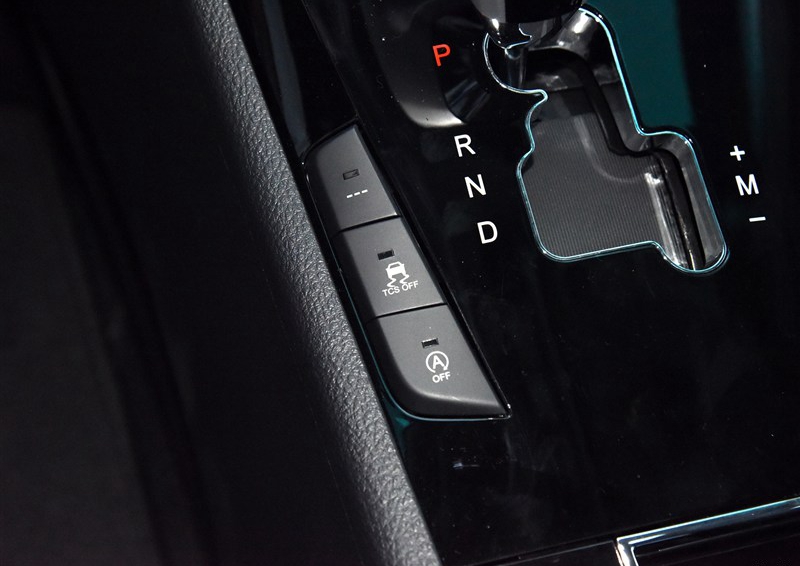大7 SUV 2015款 2.2T 两驱智慧型中控方向盘图片