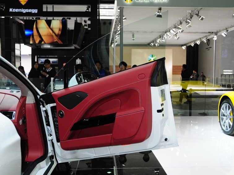 Rapide 2013款 6.0L S车厢座椅图片
