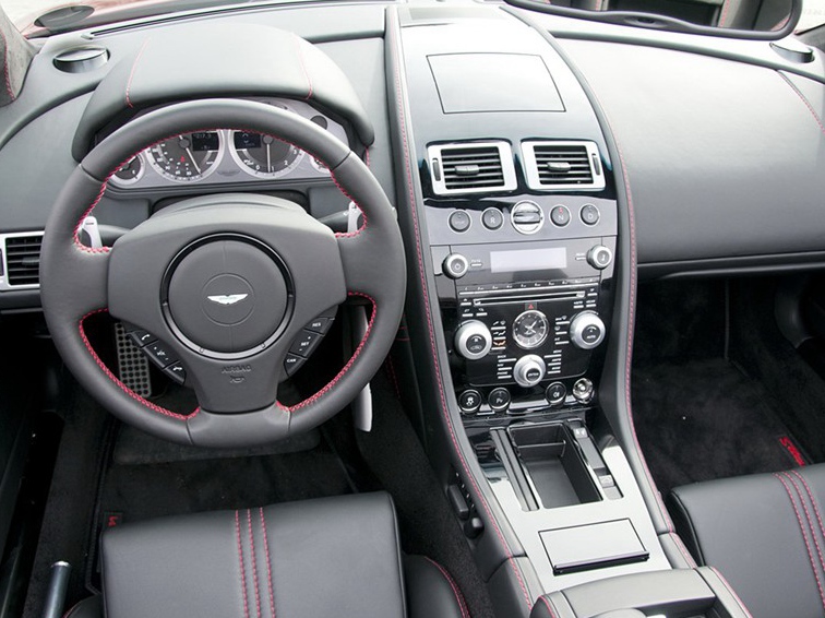V8 Vantage 2012款 4.7L S Coupe中控方向盘图片