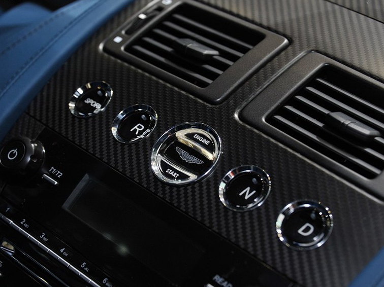 V12 Vantage 2014款 6.0L S中控方向盘图片