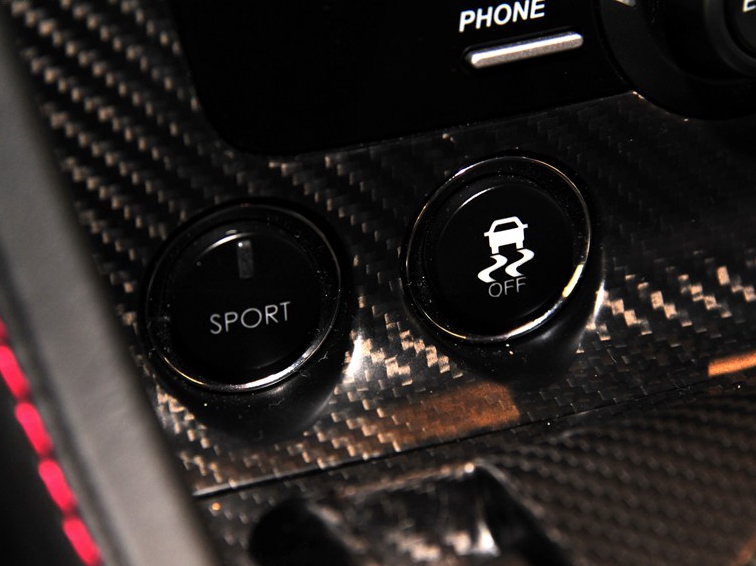 V12 Zagato 2012款 6.0L Zagato中控方向盘图片