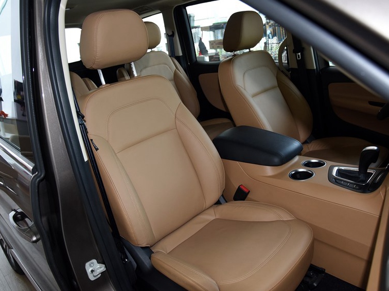 华颂7 2015款 2.0T 自动豪华型车厢座椅图片