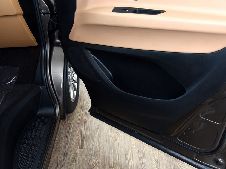 华颂7 2015款 2.0T 自动豪华型车厢座椅图片