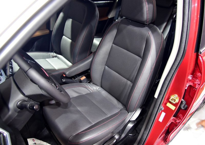 智尚S35 2016款 1.5L 手动精英版车厢座椅图片