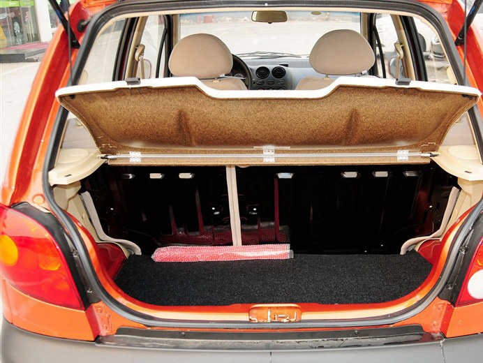 乐驰 2012款 改款 1.0L 手动P-TEC时尚型车厢座椅图片