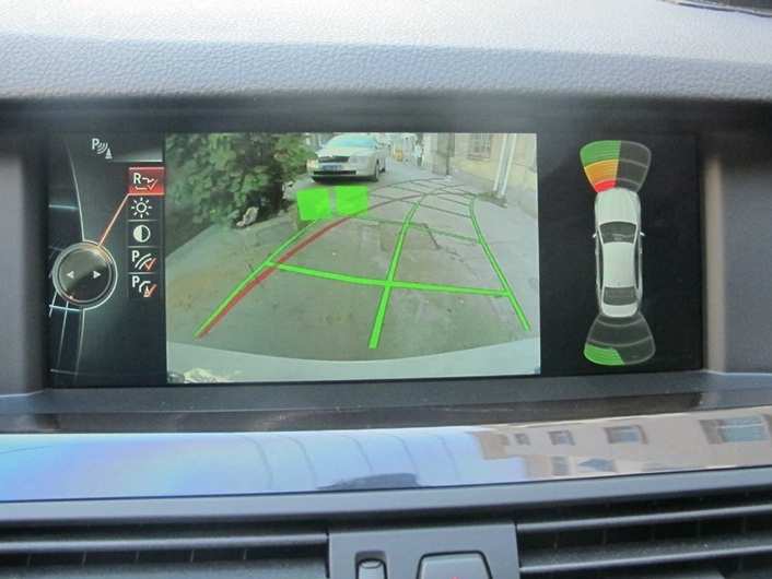 宝马5系 2013款 525Li 豪华型中控方向盘图片