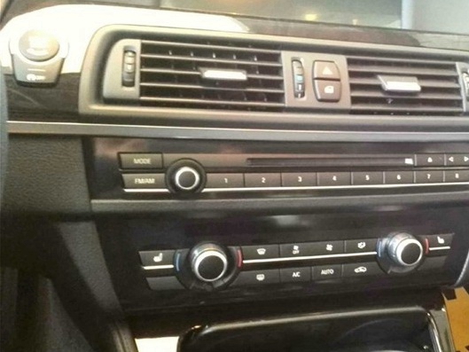 宝马5系 2013款 525Li 领先型中控方向盘图片