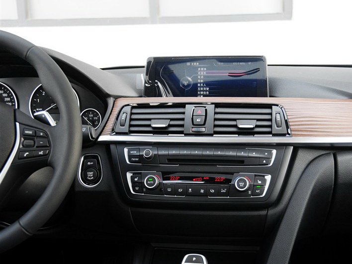 宝马3系 2014款 328Li 风尚设计套装中控方向盘图片