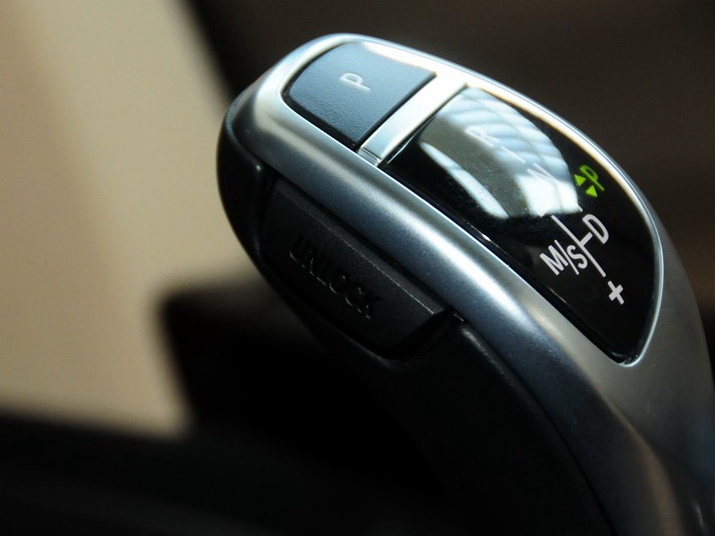宝马3系 2014款 328Li 时尚型中控方向盘图片