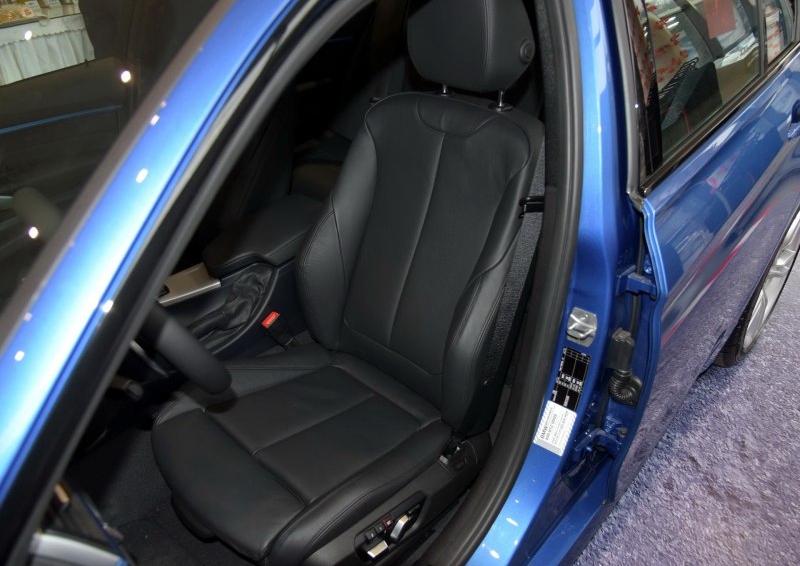 宝马3系 2016款 328i M运动型车厢座椅图片