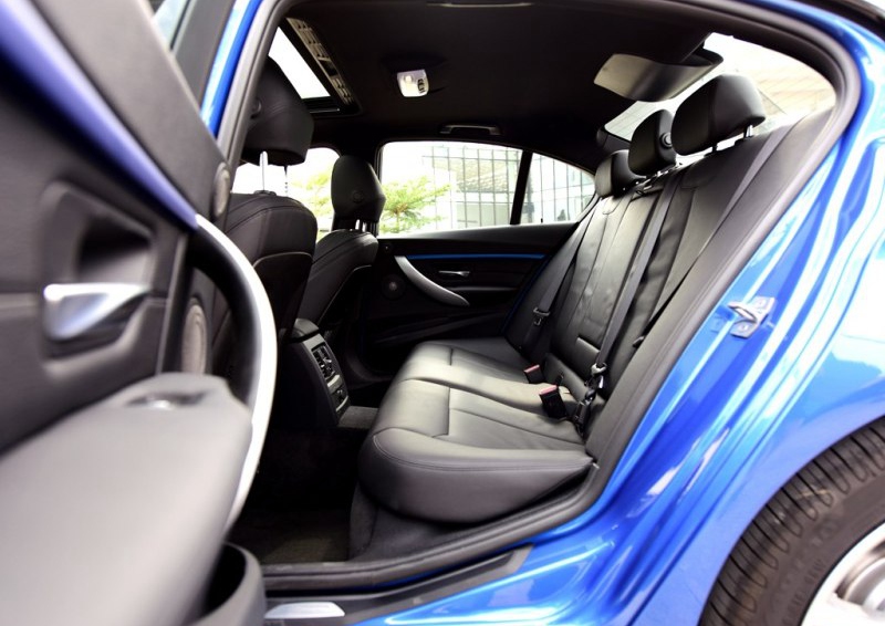 宝马3系 2016款 328i xDrive M运动型车厢座椅图片