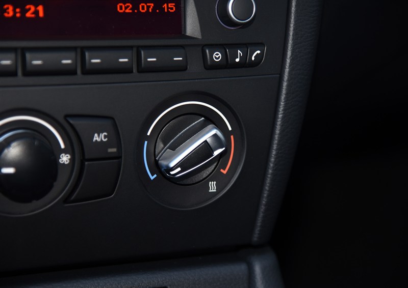 宝马X1 2015款 sDrive18i 时尚晋级版中控方向盘图片