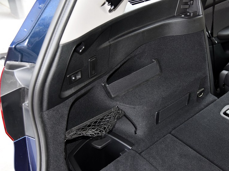 宝马2系多功能旅行车 2015款 218i 领先型车厢座椅图片