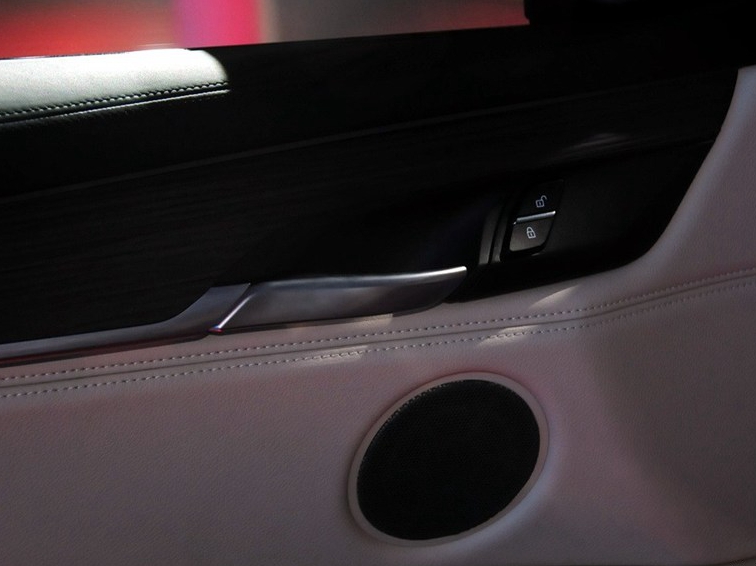 宝马X6 2015款 xDrive50i M运动型车厢座椅图片