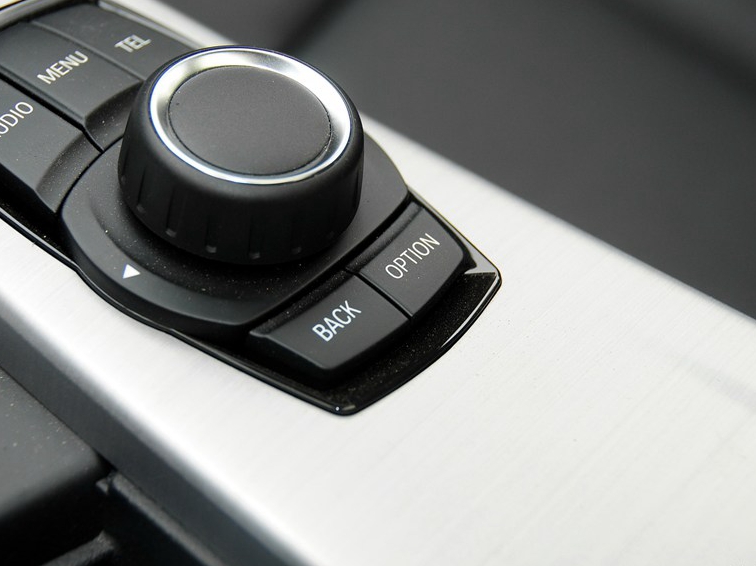 宝马4系 2014款 420i Gran Coupe 时尚型中控方向盘图片