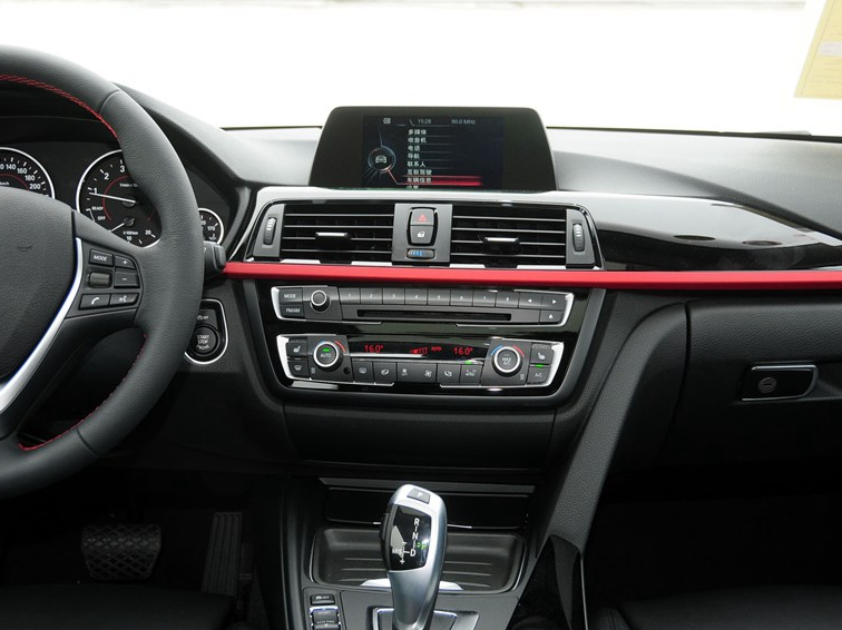 宝马4系 2014款 420i Gran Coupe 运动设计套装中控方向盘图片
