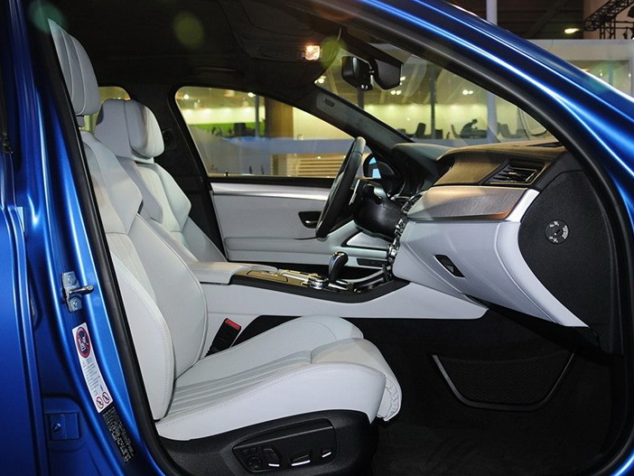 宝马M5 2014款 M5车厢座椅图片
