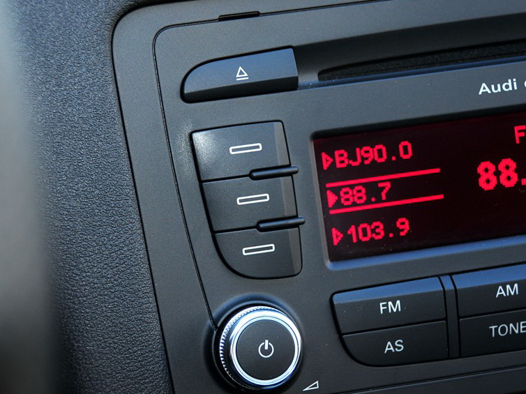 奥迪A3(进口) 2013款 Sportback 30 TFSI 豪华型中控方向盘图片