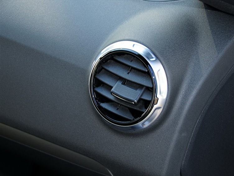 奥迪TT 2013款 TT Coupe 45 TFSI中控方向盘图片