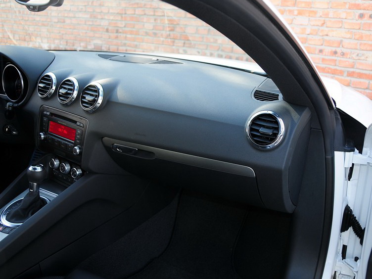 奥迪TT 2013款 TT Coupe 45 TFSI中控方向盘图片