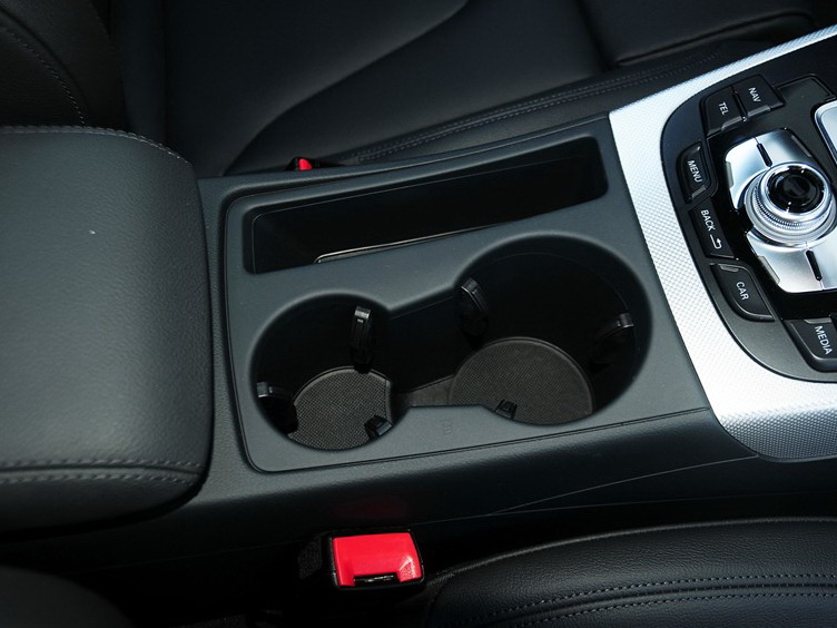 奥迪A5 2013款 Sportback 40 TFSI quattro风尚版中控方向盘图片