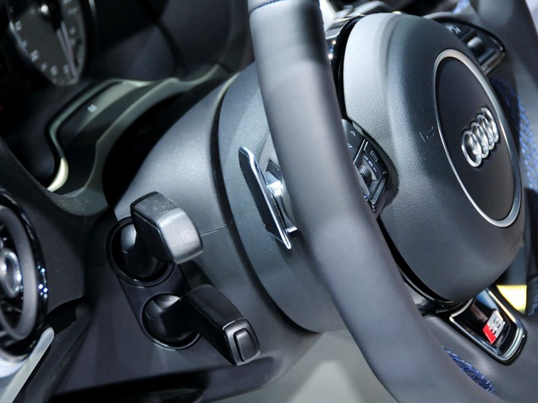 奥迪S3 2015款 S3 2.0T Limousine中控方向盘图片