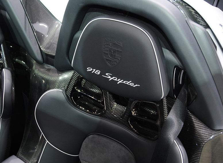 保时捷918 2014款 Spyder 4.6L车厢座椅图片