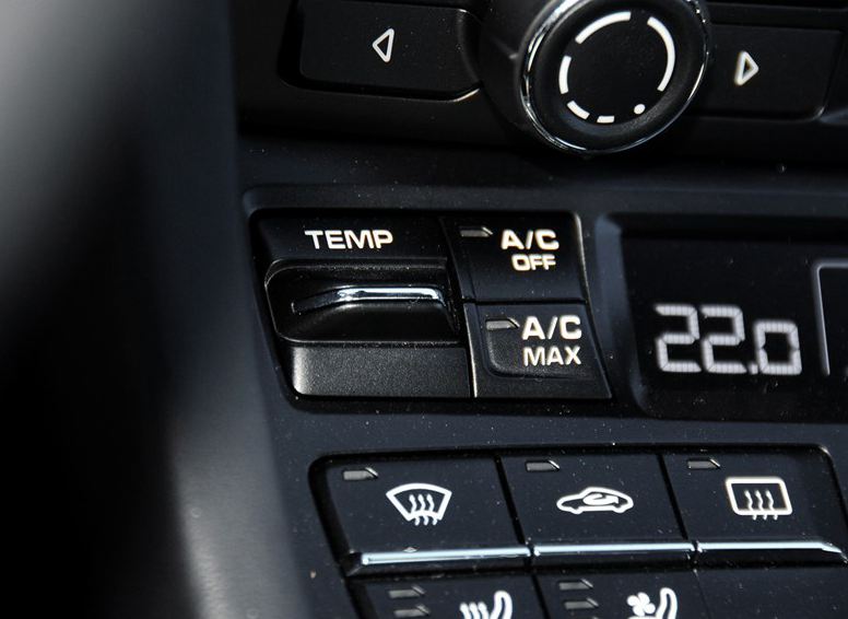 保时捷911 2014款 Turbo 3.8T中控方向盘图片